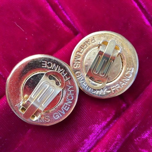 1980S Vintage Givenchy Logo Round Gold Plated Clip-on Earrings - Picture 11 of 11